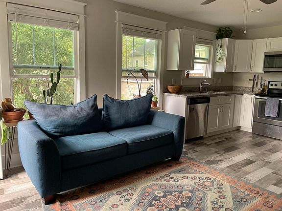 2nd image of 311 W Park Ave