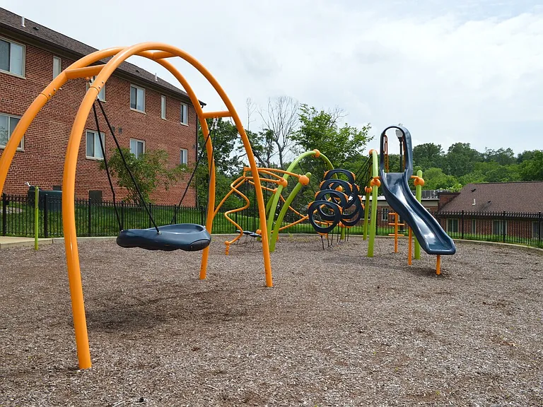 Bass Circle Apartments — Photo 11