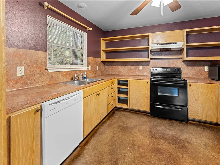 230 Private Road 7422 #230 — Photo 8