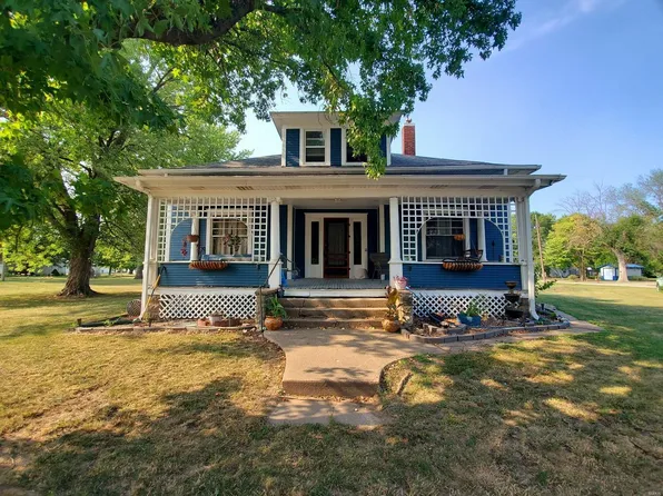 207 E Quincy St, Lewistown, MO 63452