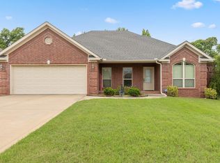 1913 Airborn Dr, Jacksonville, AR 72076