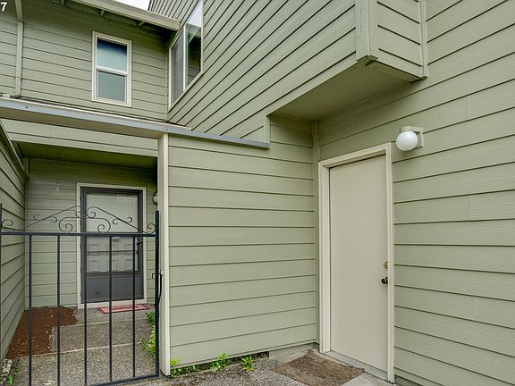 2nd image of 4509 NE Plains Way APT 55