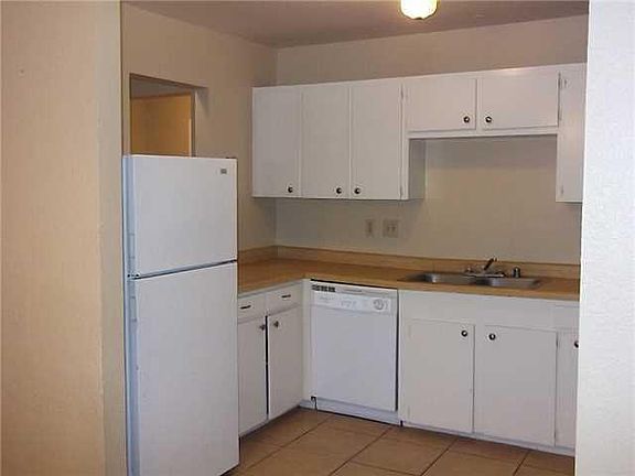 5th image of 705 La Chapa Ave