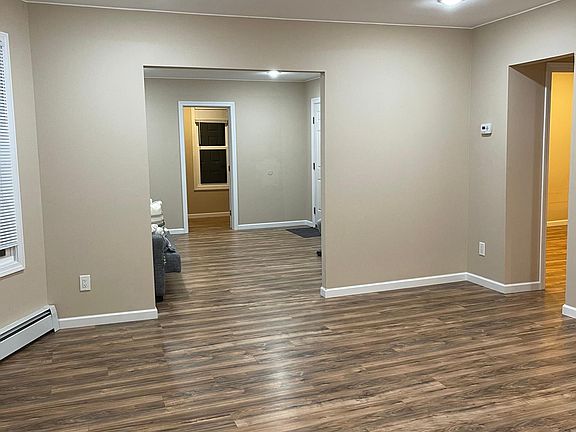 4th image of 71 Albany Ave #2