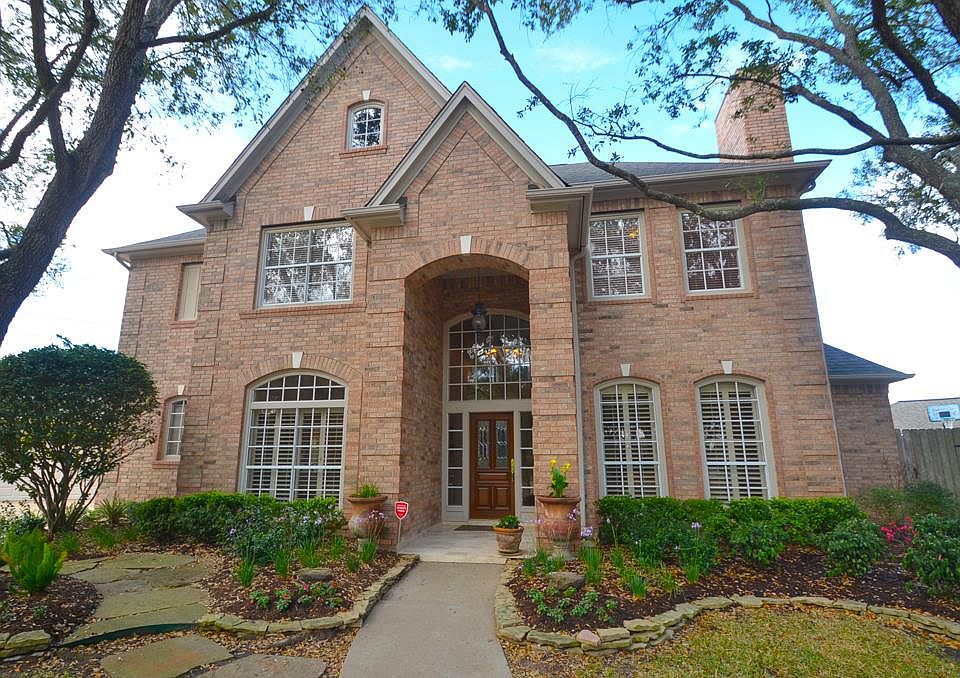 1st image of 3306 N Briarpark Ln