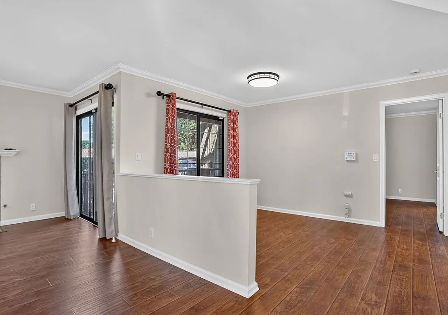 Prime 1-Bedroom Laguna Hills Ground-Floor Condo Near Laguna Beach and Parks — Photo 4