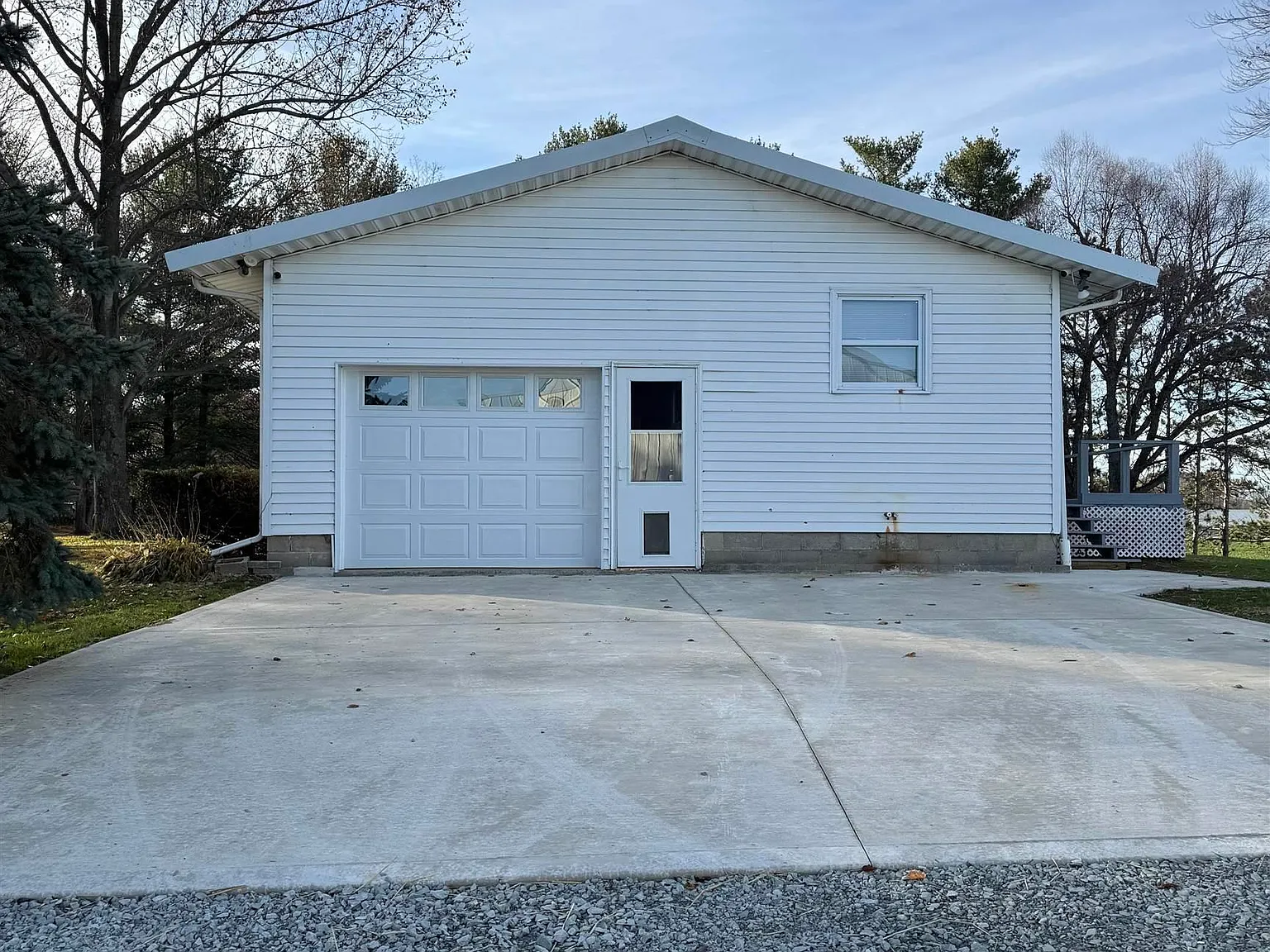 3 bed, 1.0 bath, 1488 sqft, $1,700 — Photo 3