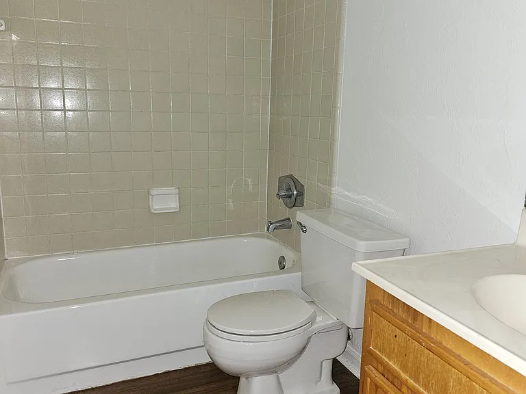 1808 Jackson Bluff Rd #E — Photo 8