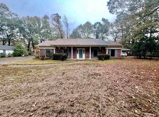 6205 Timber Lake Dr, Pine Bluff, AR 71603