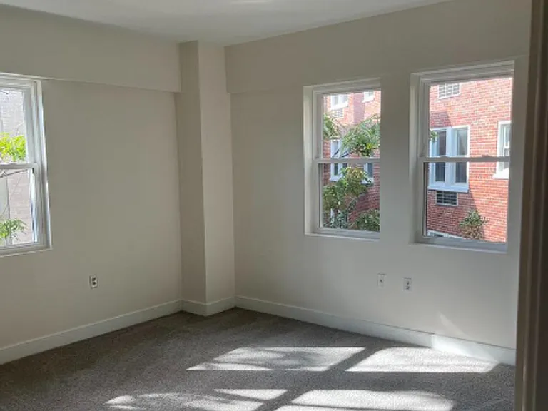 1727 R St NW #404 — Photo 23