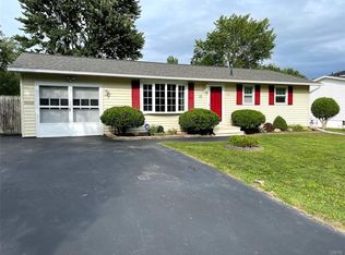 414 Sunflower Dr, Liverpool, NY 13088