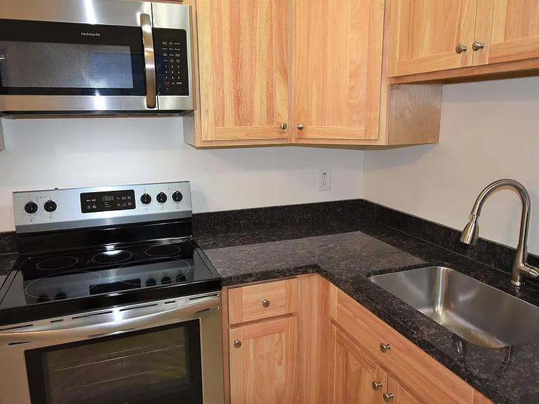 Los Robles Apartments — Photo 19