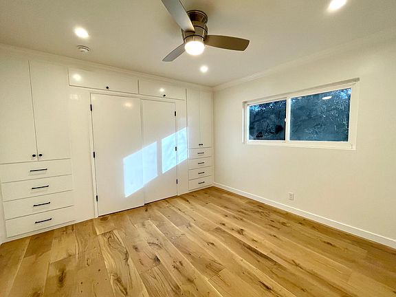4th image of 100 S Oak Ave APT 1