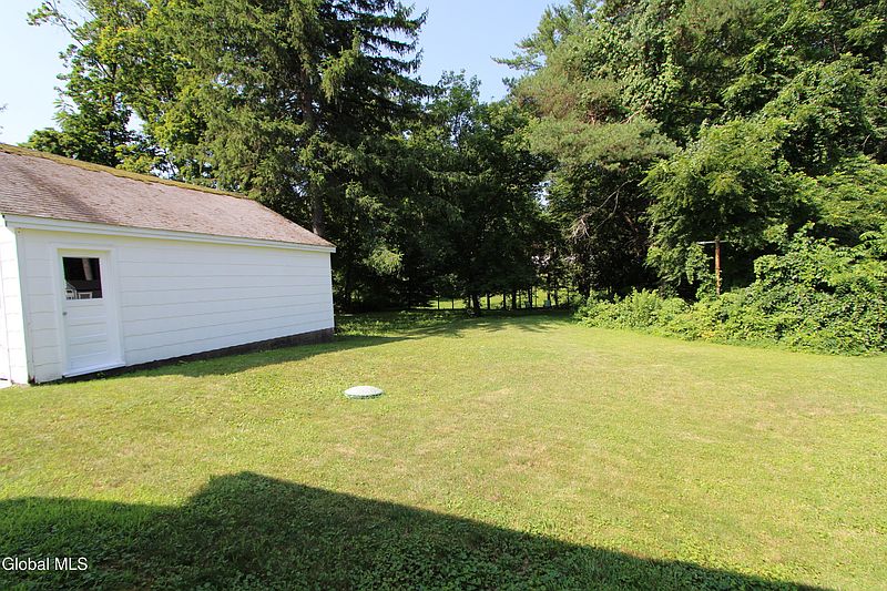 3rd image of 1534 Columbia Turnpike