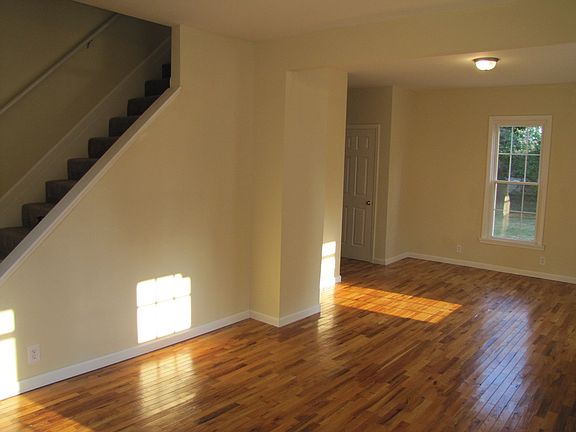 2nd image of 346 S Walnut St