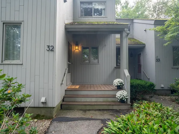 32 Brookside Drive, Stratham, NH 03885