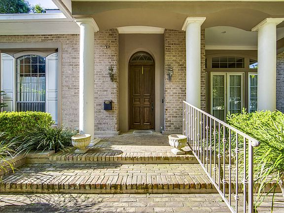 3rd image of 104 Lilac Ln