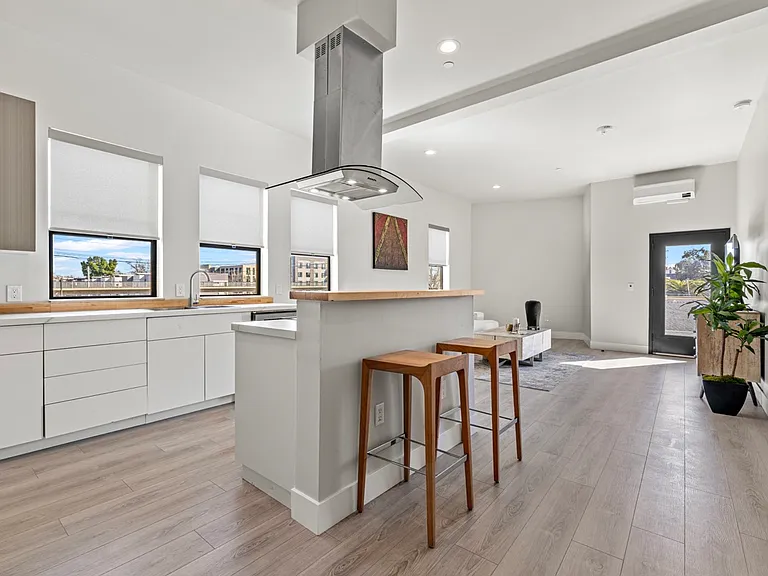 Step into a world of elegance and grandeur with the exquisite design, complemented by towering ceilings that add a touch of luxury to everyday living.