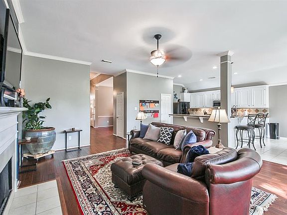 5th image of 3402 McMahon Way