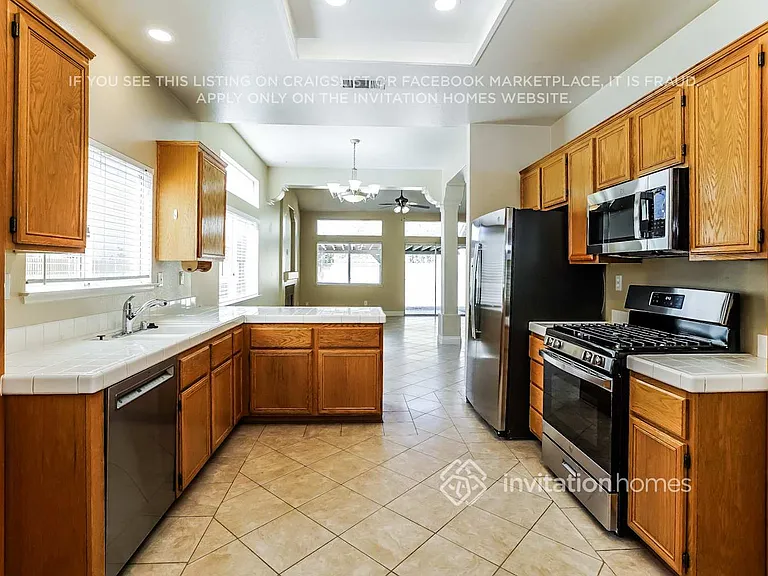 2547 Gemstone Ave — Photo 8