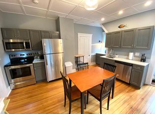 327 Spring St #1, Newport, RI 02840