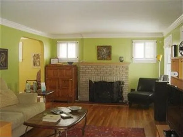3986 Orchard Rd, Cleveland Heights, OH 44121