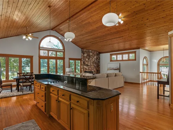 11311 E Thistlewood Ln, Effingham, IL 62401