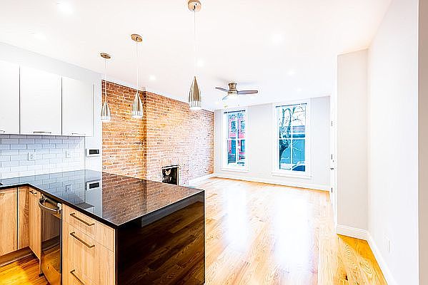 1st image of 176 Coffey St #2