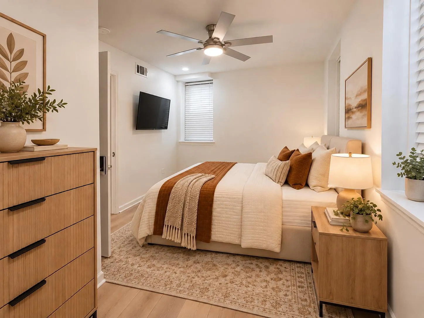 4 bed, 4.0 bath, 2040 sqft, $1,338 — Photo 1