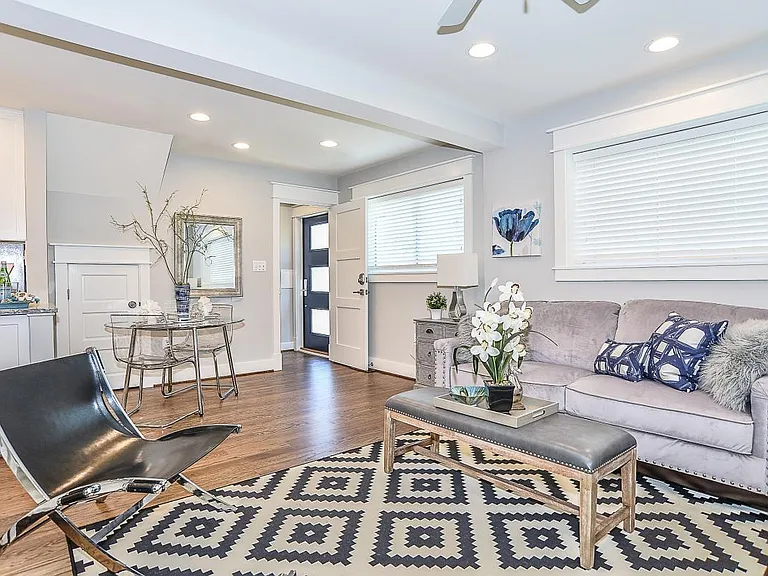 1919 N Dinwiddie St #2 — Photo 11