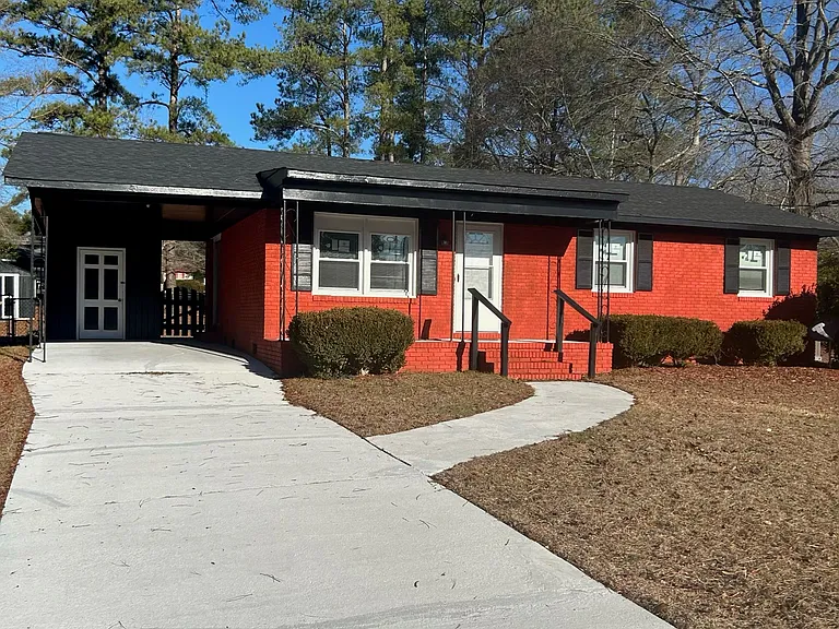 717 Dogwood Ln — Photo 12