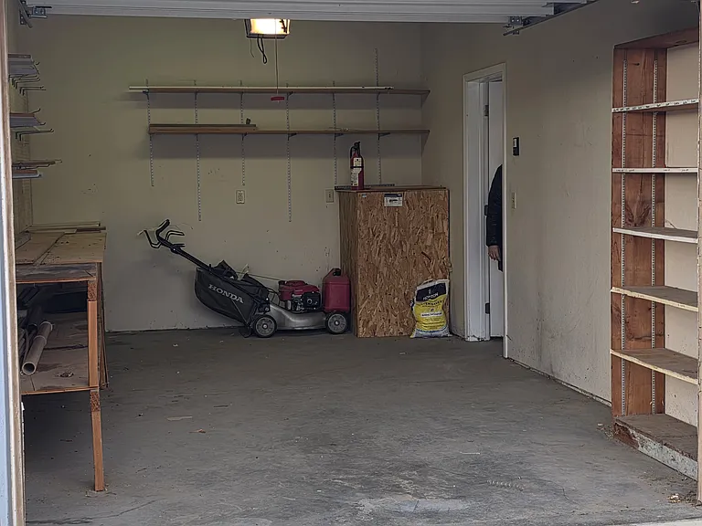 208 Sunset Ln — Photo 18