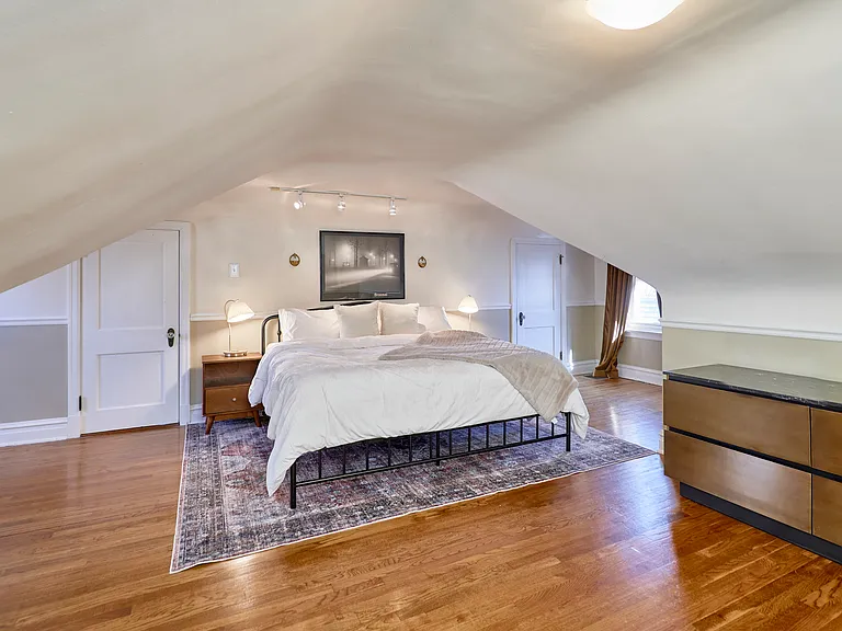 5210 Pernod Ave — Photo 26