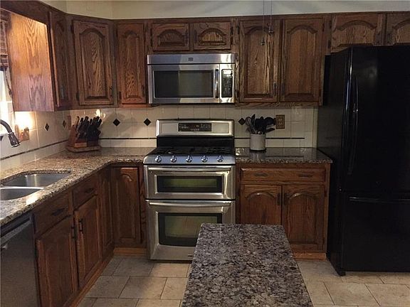4th image of 1357 Royal Park Blvd