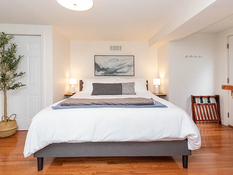 131 Courtland Ave — Photo 23