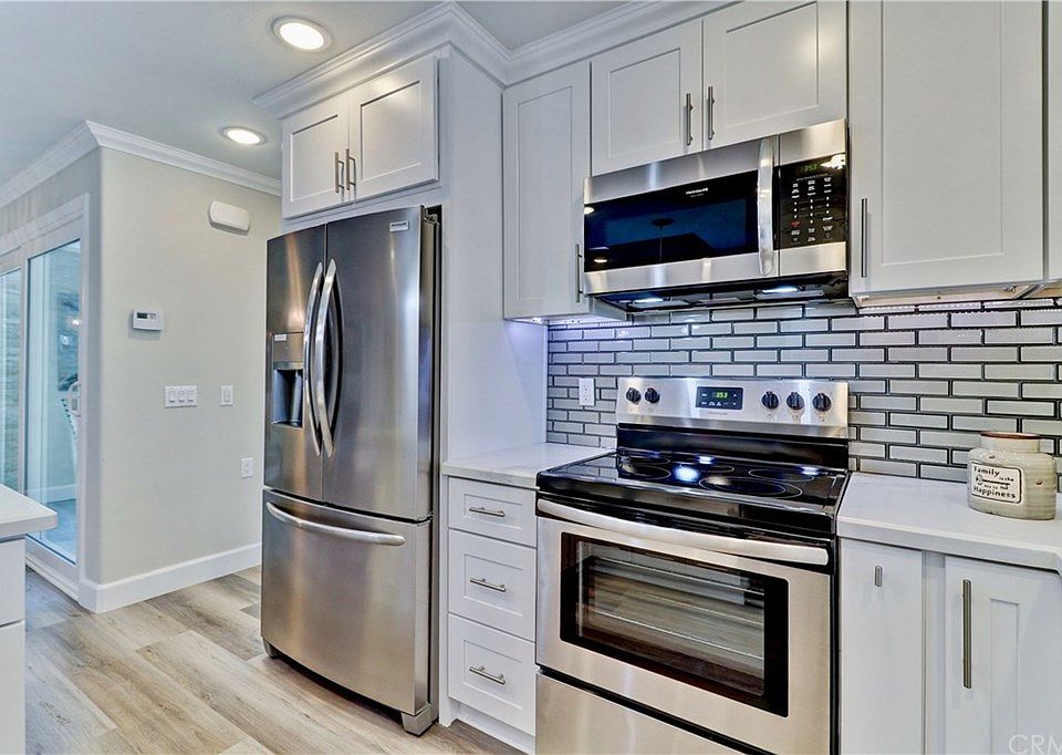 1st image of 195 Avenida Majorca Unit F