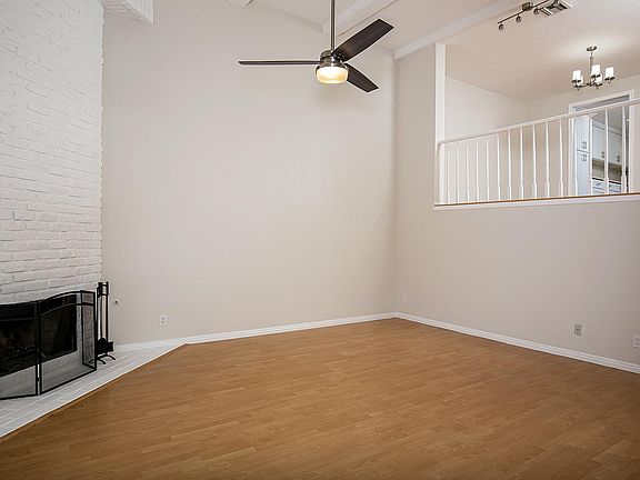 4th image of 402 El Centro St APT 2