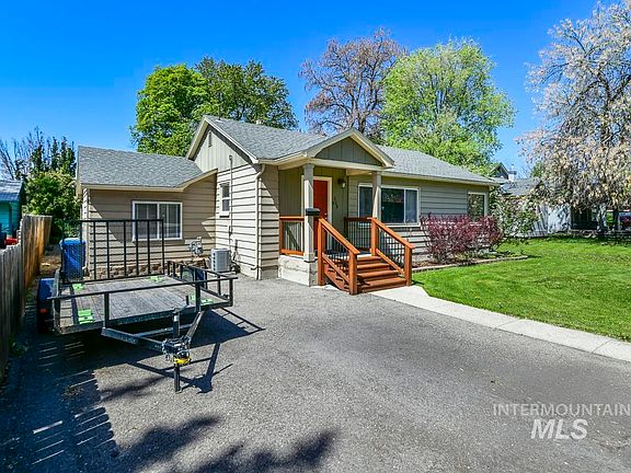 3rd image of 223 S Eagleson Rd