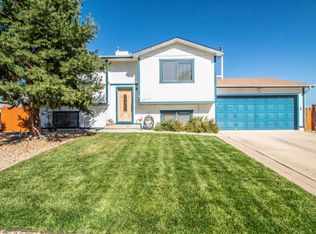 2804 N Fairview Ave, Farmington, NM 87401