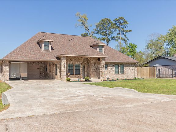 2nd image of 2010 Eagle Point Rd