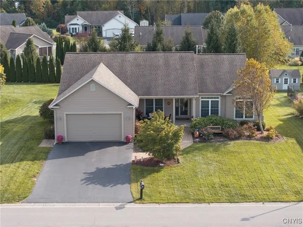 5120 Lilith Ln, Clay, NY 13041