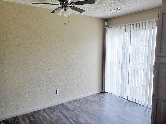 4th image of 107B NE Sunshine St #Oak