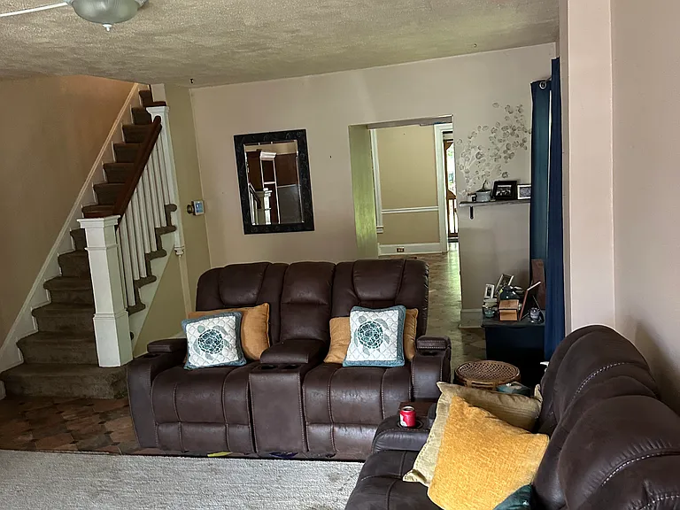 135 S 8th Ave — Photo 7