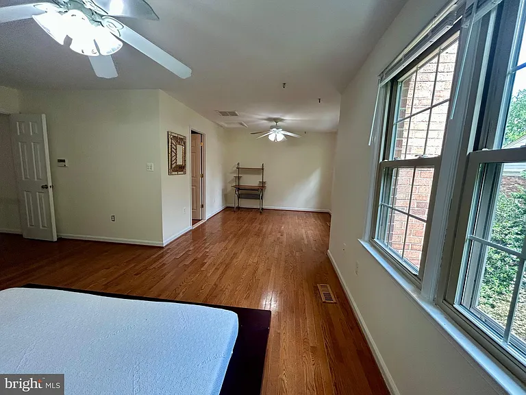 5916 Dorchester Way — Photo 11