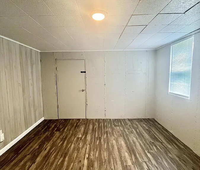 719 N Middle St — Photo 18