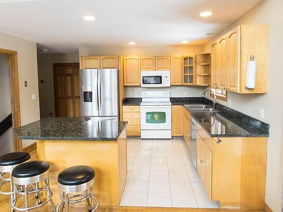 3rd image of 130 Timber Ln