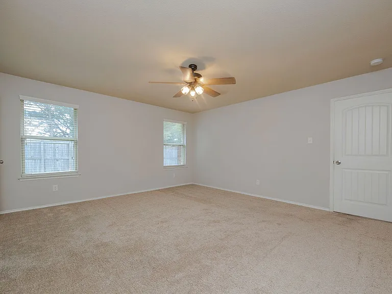 2544 Saldana Dr — Photo 17