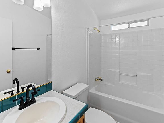 5th image of 2550 S Ellsworth Rd Unit 218