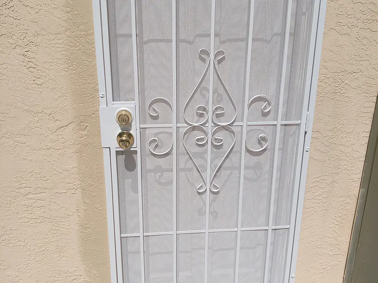 Hurley Dr — Photo 9