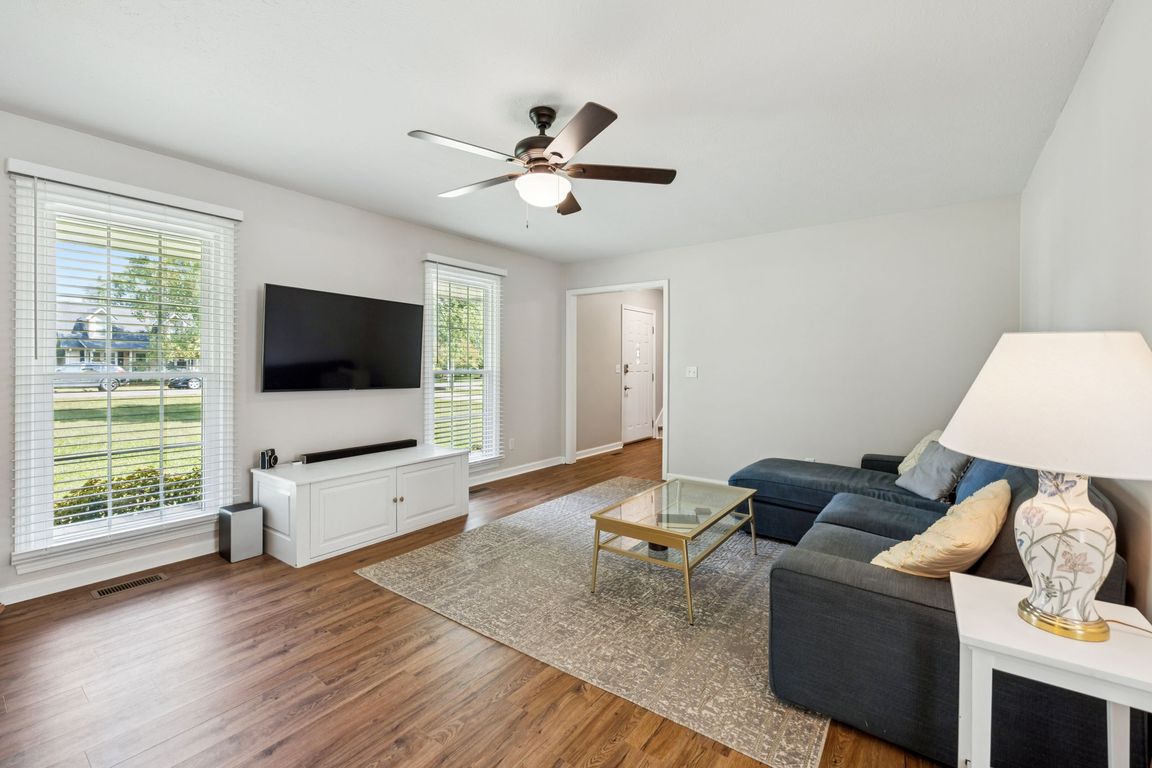 next background image